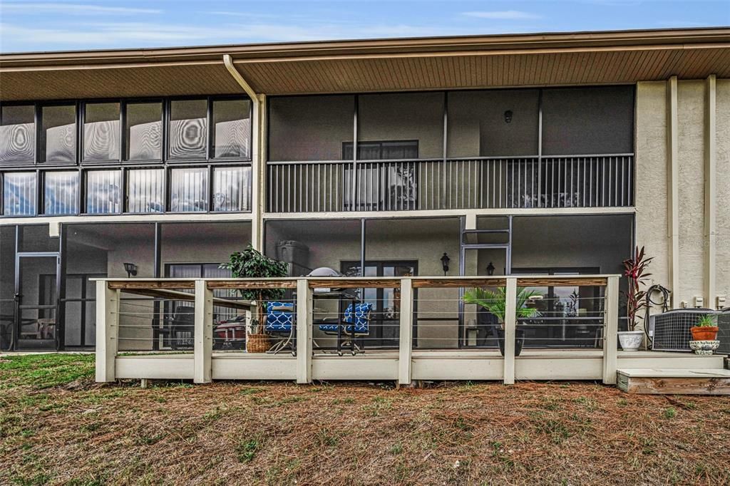 For Sale: $349,900 (2 beds, 2 baths, 1070 Square Feet)