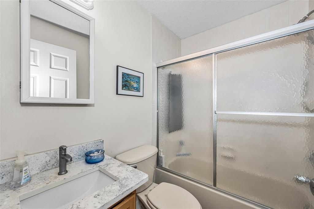 For Sale: $349,900 (2 beds, 2 baths, 1070 Square Feet)