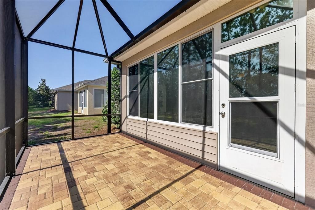 For Sale: $264,000 (2 beds, 2 baths, 1437 Square Feet)