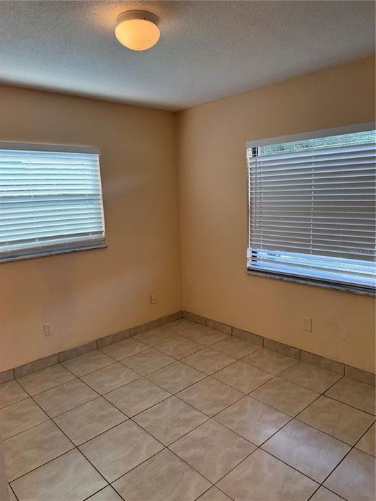 For Rent: $2,000 (3 beds, 2 baths, 1414 Square Feet)