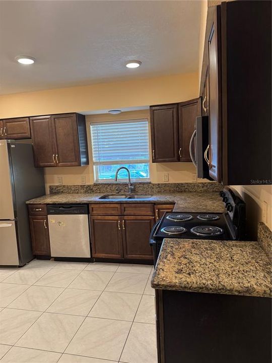 For Rent: $2,000 (3 beds, 2 baths, 1414 Square Feet)