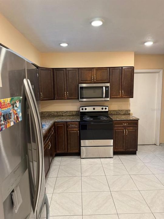For Rent: $2,000 (3 beds, 2 baths, 1414 Square Feet)