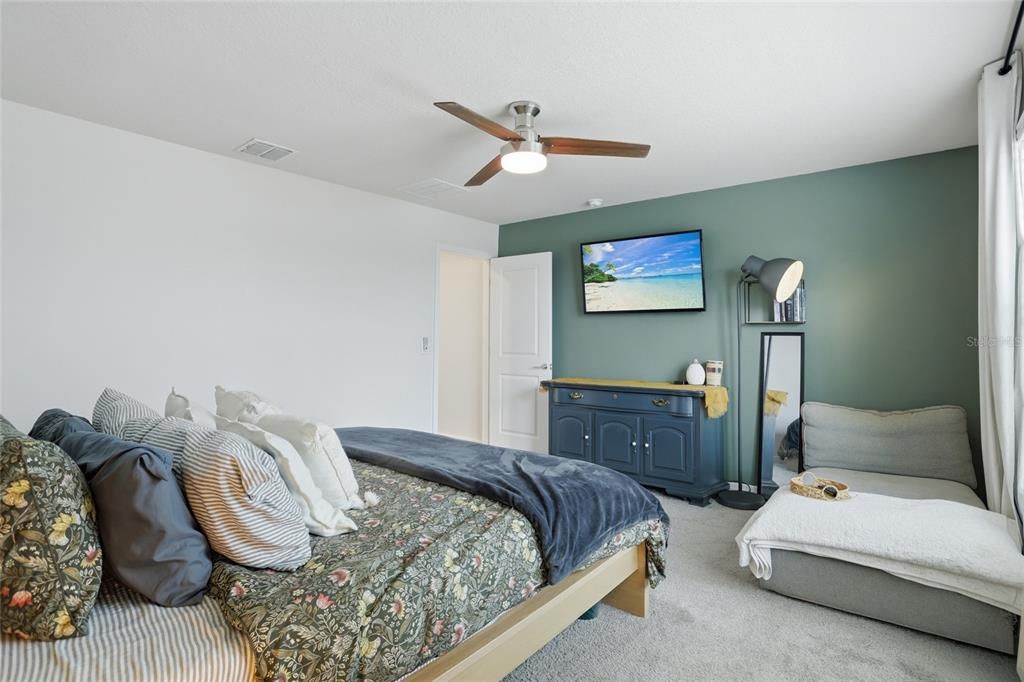 For Sale: $420,000 (4 beds, 3 baths, 1992 Square Feet)