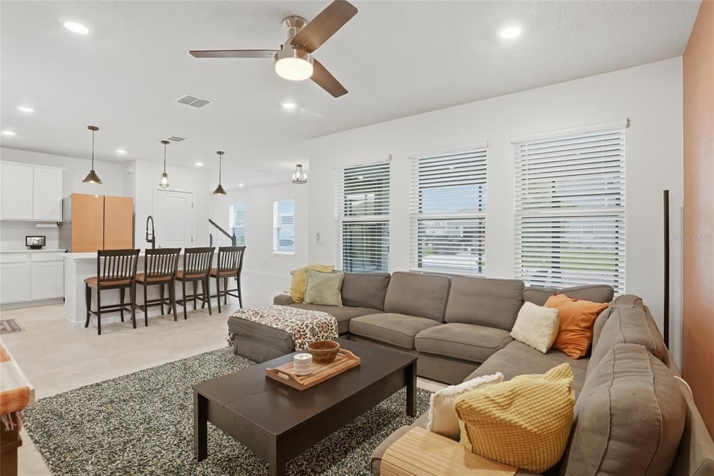 For Sale: $420,000 (4 beds, 3 baths, 1992 Square Feet)