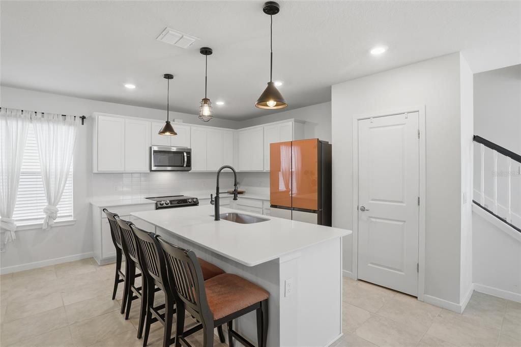 For Sale: $420,000 (4 beds, 3 baths, 1992 Square Feet)