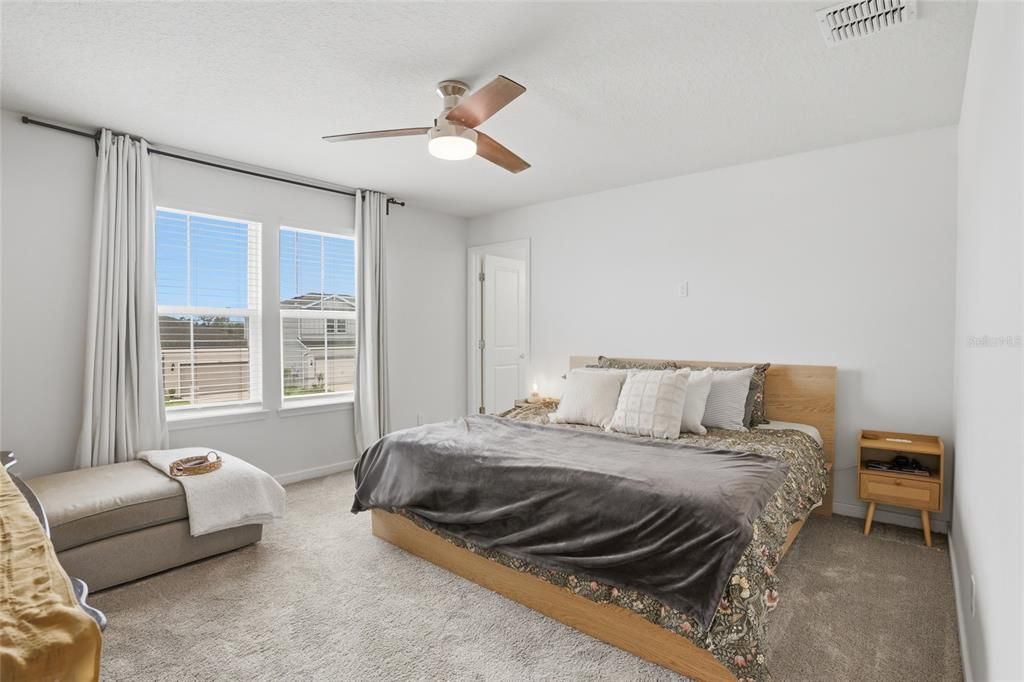 For Sale: $420,000 (4 beds, 3 baths, 1992 Square Feet)