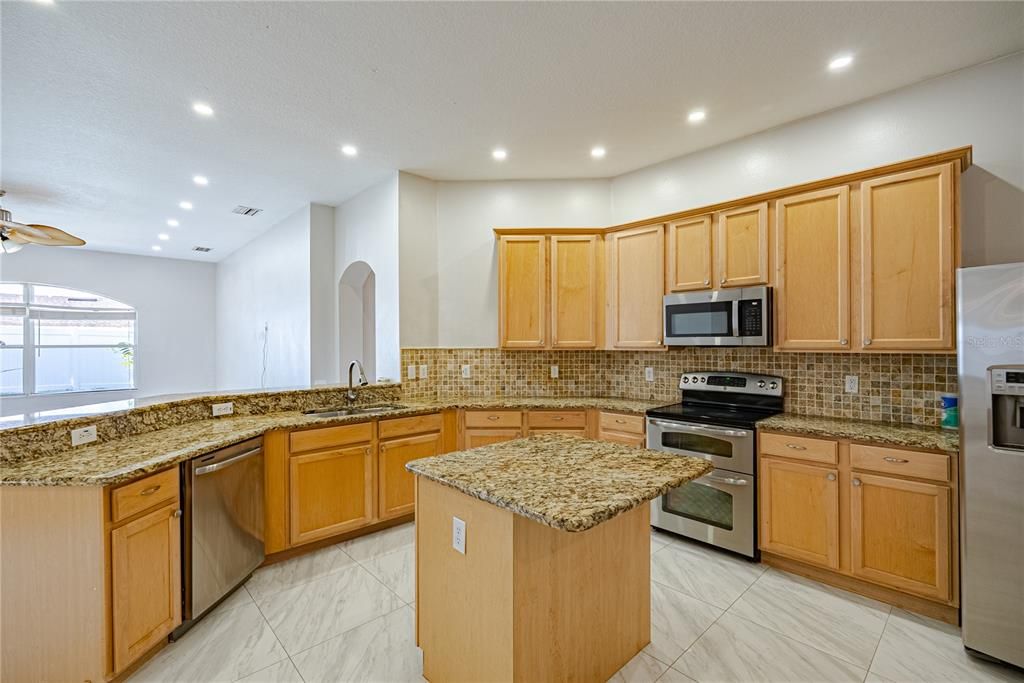 В аренду: $2,900 (4 спален, 2 ванн, 2534 Квадратных фут)