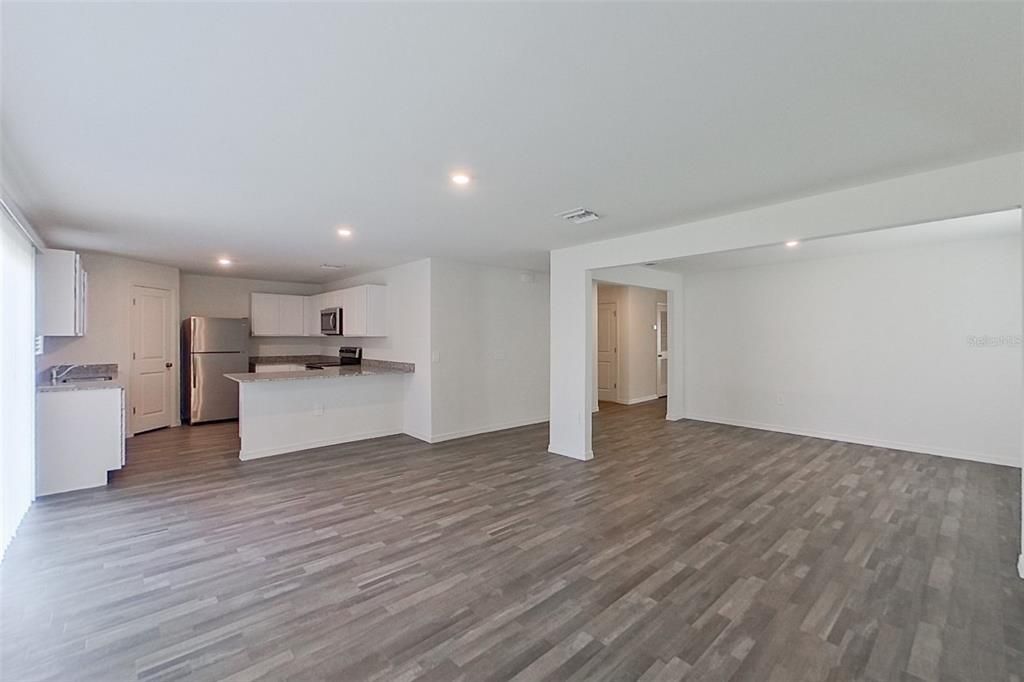 В аренду: $1,845 (4 спален, 2 ванн, 1650 Квадратных фут)