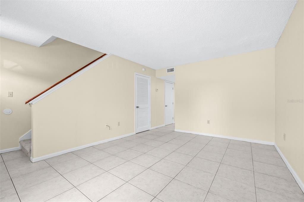 На продажу: $175,000 (2 спален, 1 ванн, 960 Квадратных фут)