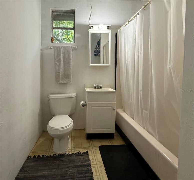 На продажу: $99,900 (1 спален, 1 ванн, 418 Квадратных фут)
