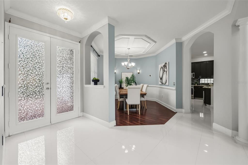 For Sale: $750,000 (5 beds, 2 baths, 2366 Square Feet)