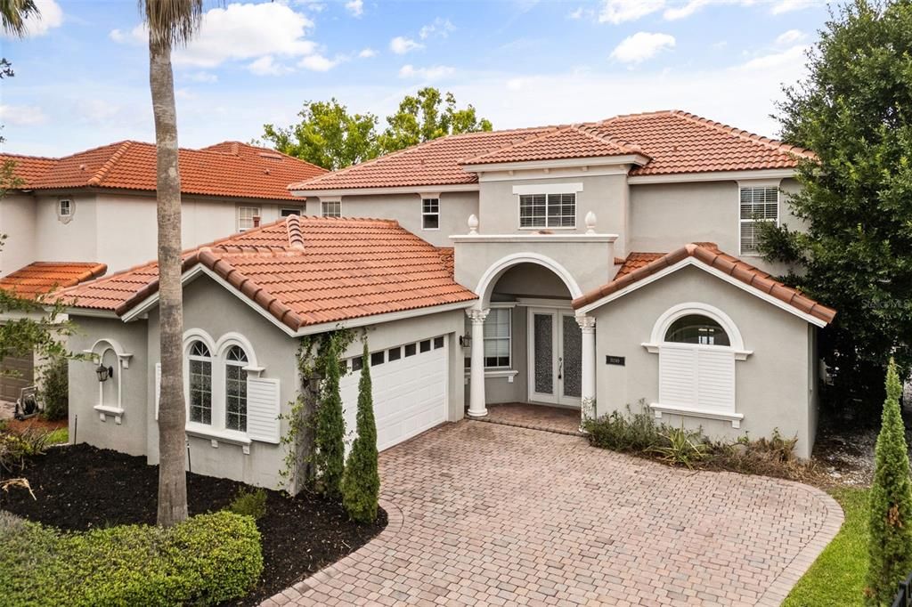 For Sale: $750,000 (5 beds, 2 baths, 2366 Square Feet)