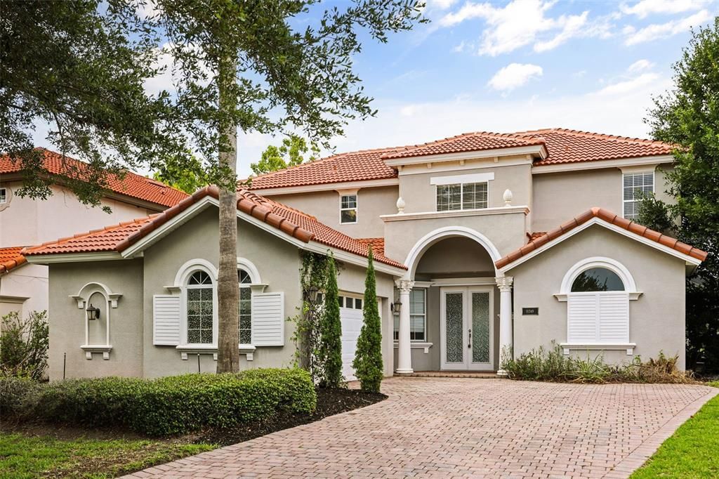 For Sale: $750,000 (5 beds, 2 baths, 2366 Square Feet)