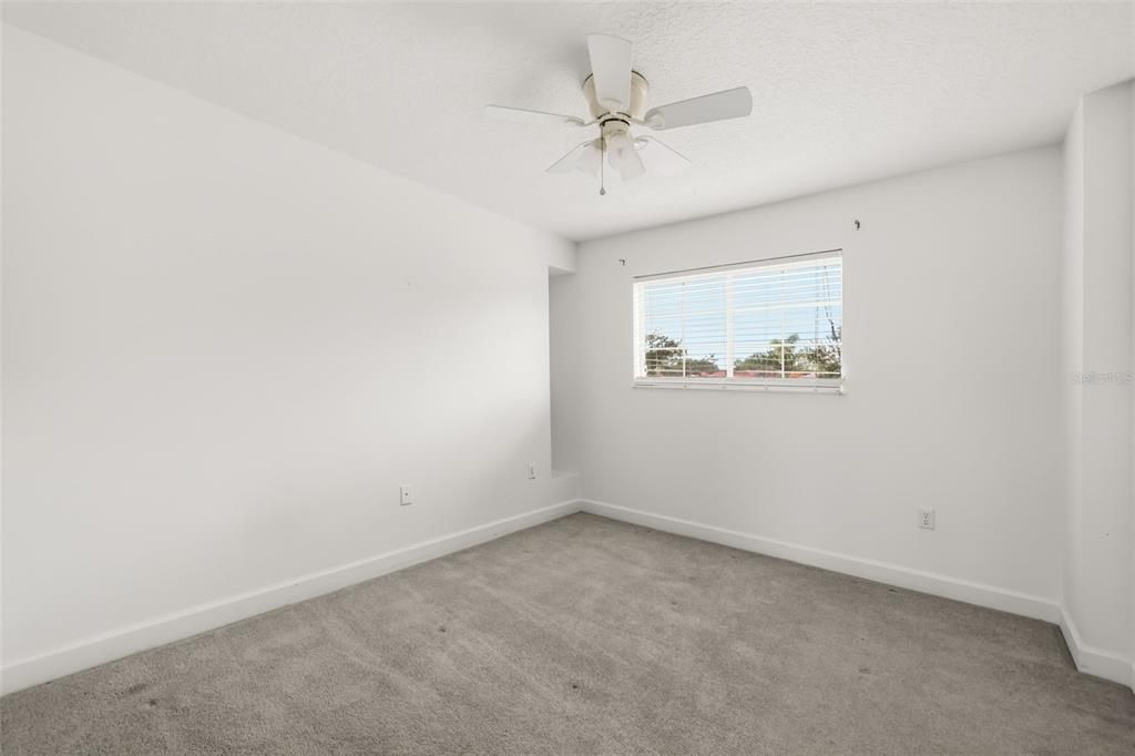 For Sale: $750,000 (5 beds, 2 baths, 2366 Square Feet)