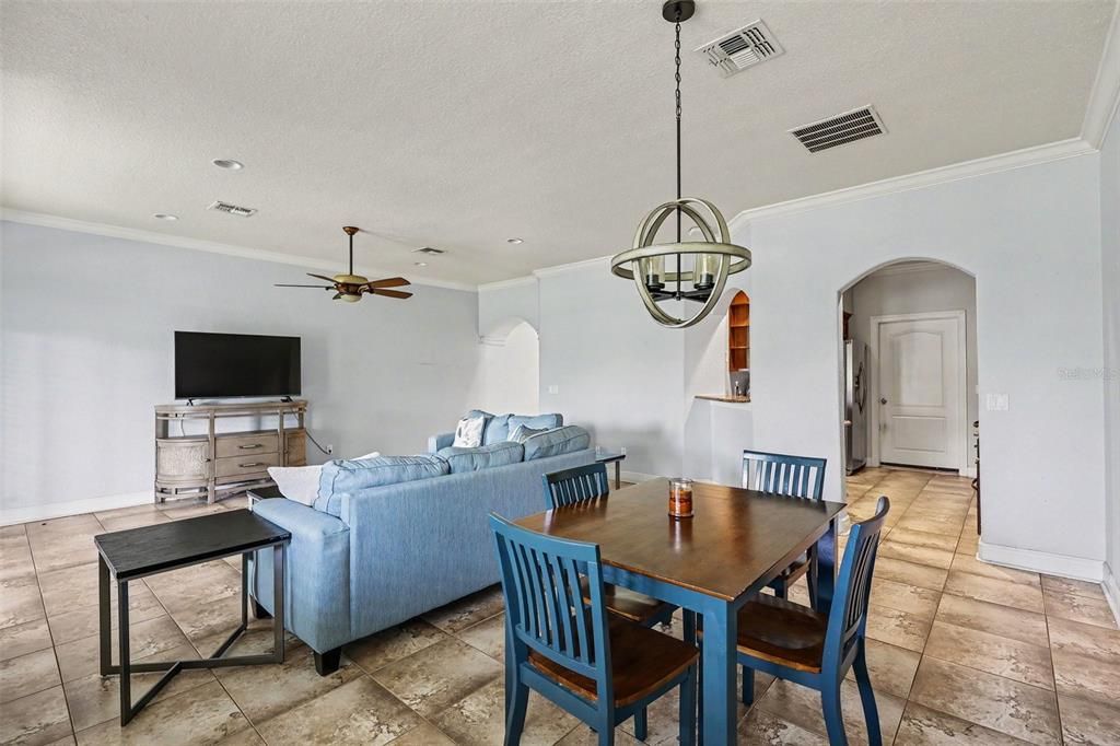 For Sale: $334,900 (3 beds, 2 baths, 1752 Square Feet)
