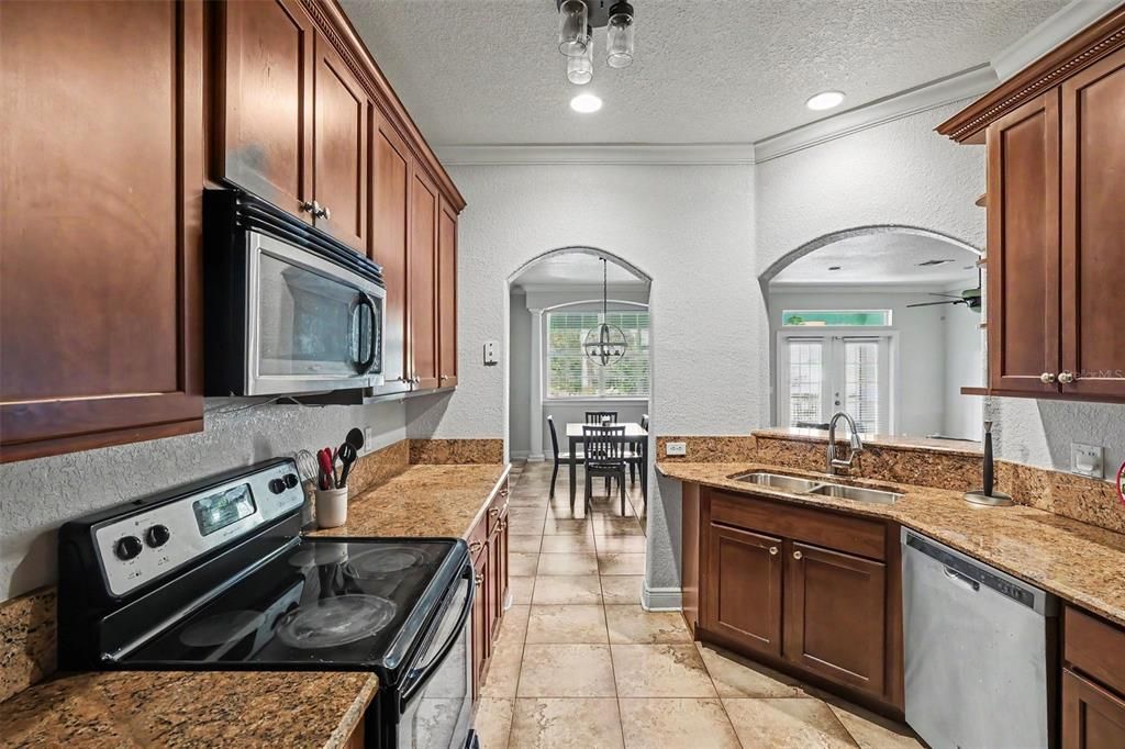 For Sale: $334,900 (3 beds, 2 baths, 1752 Square Feet)