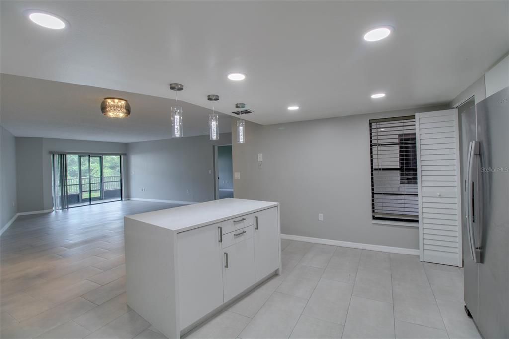 В аренду: $1,695 (2 спален, 2 ванн, 1001 Квадратных фут)