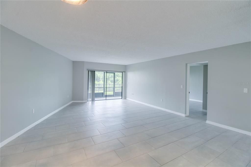 В аренду: $1,695 (2 спален, 2 ванн, 1001 Квадратных фут)