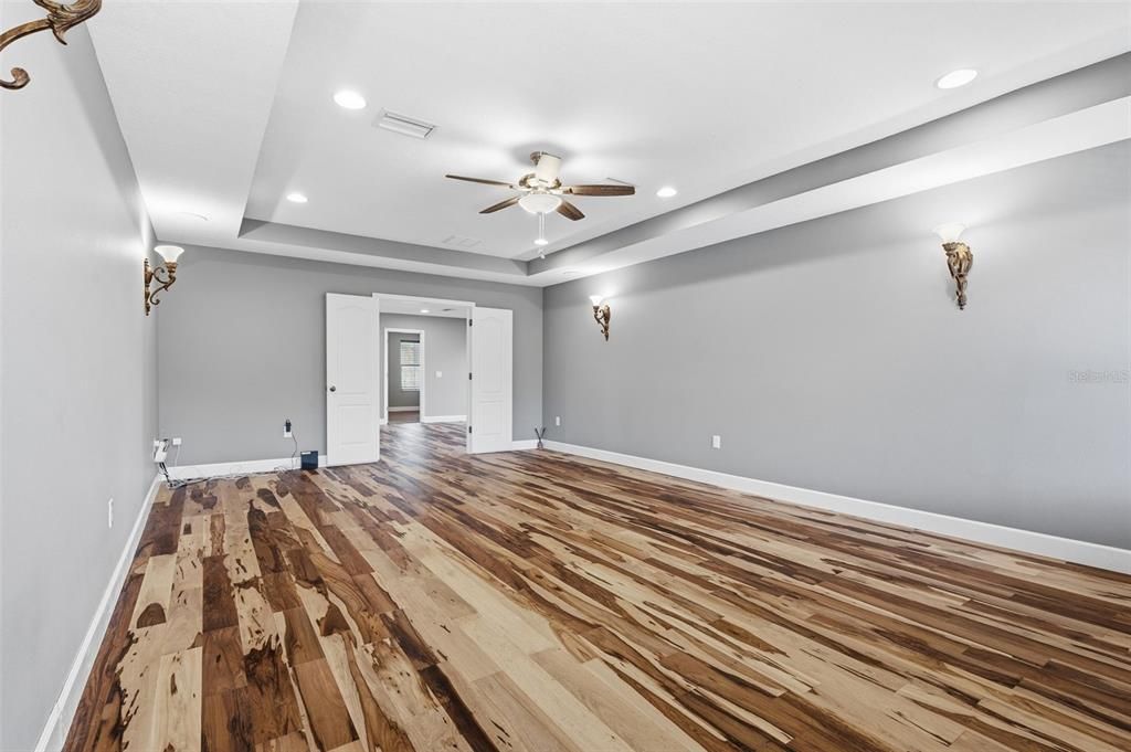 На продажу: $649,900 (4 спален, 2 ванн, 3117 Квадратных фут)