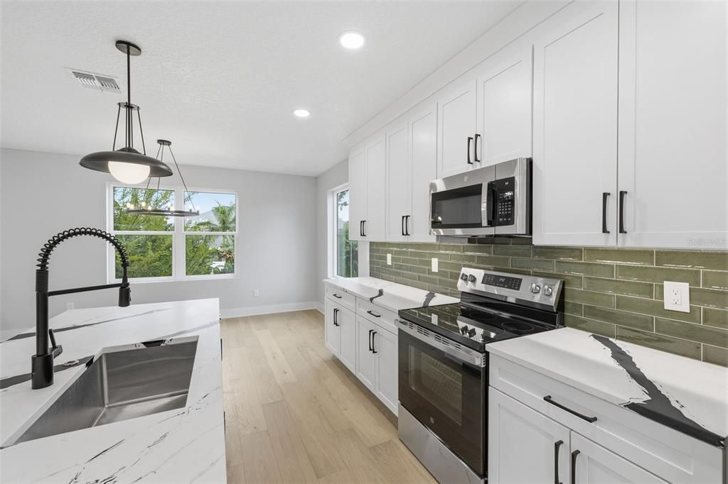 For Rent: $5,800 (4 beds, 4 baths, 2480 Square Feet)