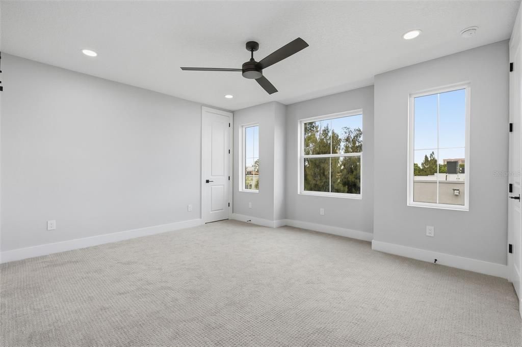 For Rent: $5,800 (4 beds, 4 baths, 2480 Square Feet)