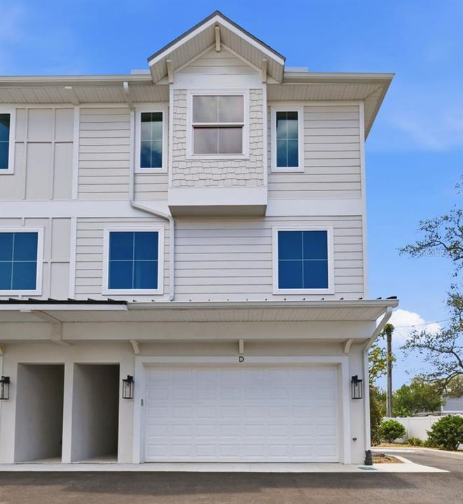 For Rent: $5,800 (4 beds, 4 baths, 2480 Square Feet)