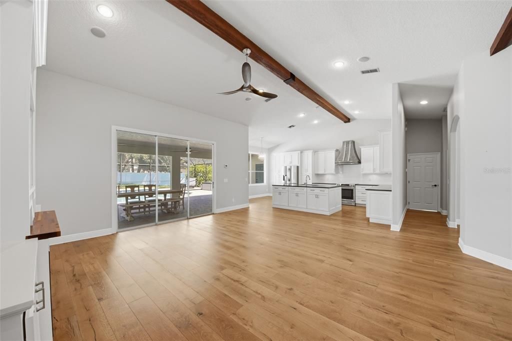 En Venta: $935,000 (4 camas, 3 baños, 2582 Pies cuadrados)