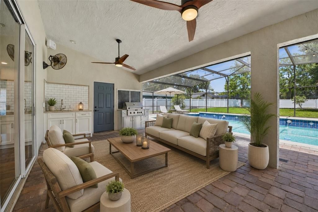 En Venta: $935,000 (4 camas, 3 baños, 2582 Pies cuadrados)