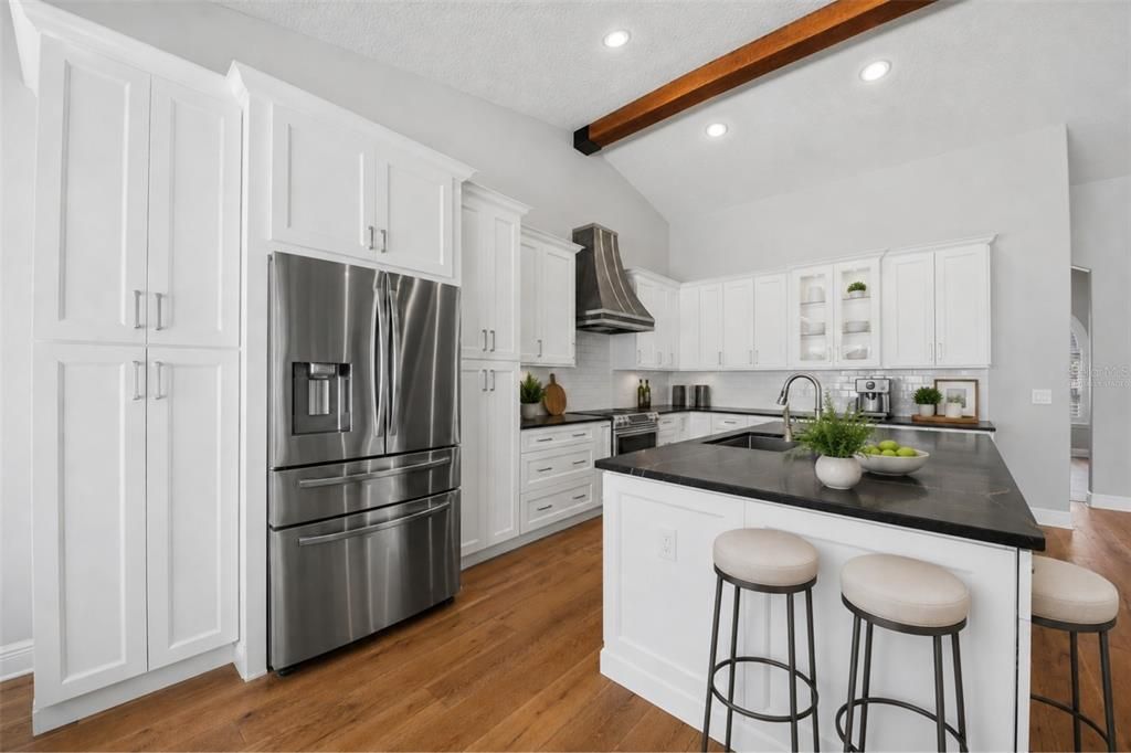 En Venta: $935,000 (4 camas, 3 baños, 2582 Pies cuadrados)