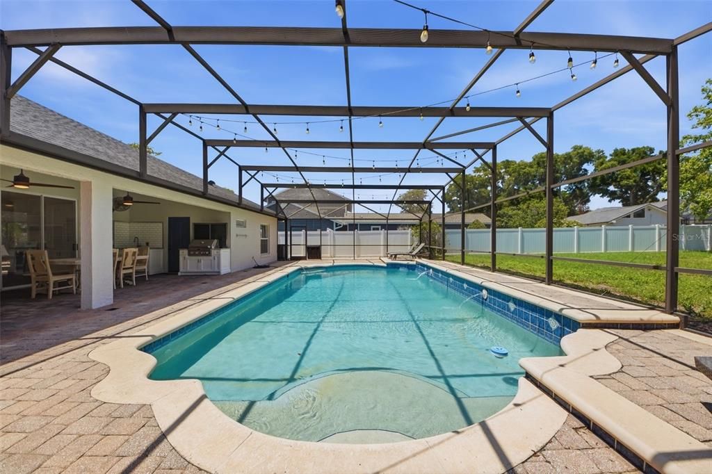 En Venta: $935,000 (4 camas, 3 baños, 2582 Pies cuadrados)