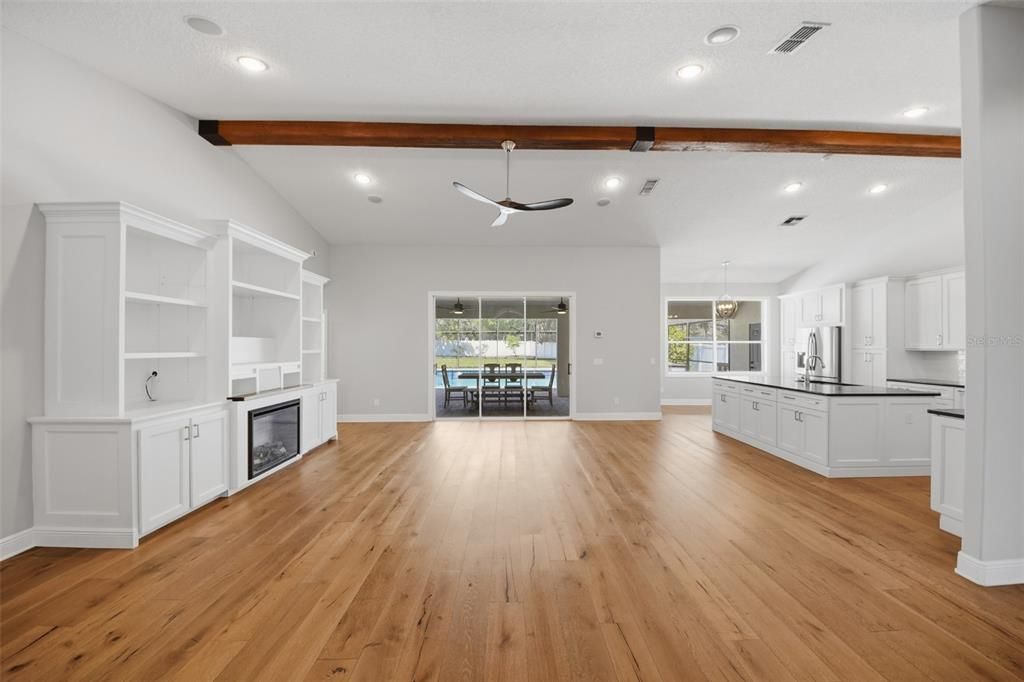 En Venta: $935,000 (4 camas, 3 baños, 2582 Pies cuadrados)