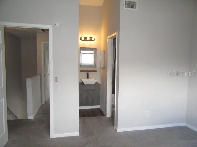 For Sale: $150,000 (2 beds, 1 baths, 936 Square Feet)