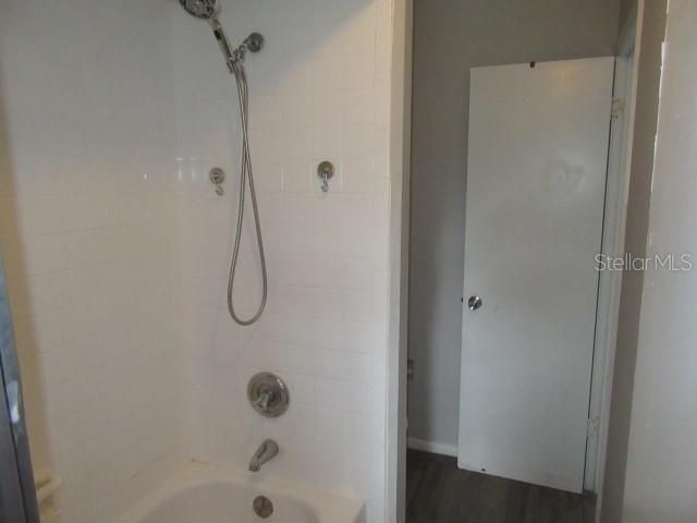 For Sale: $150,000 (2 beds, 1 baths, 936 Square Feet)