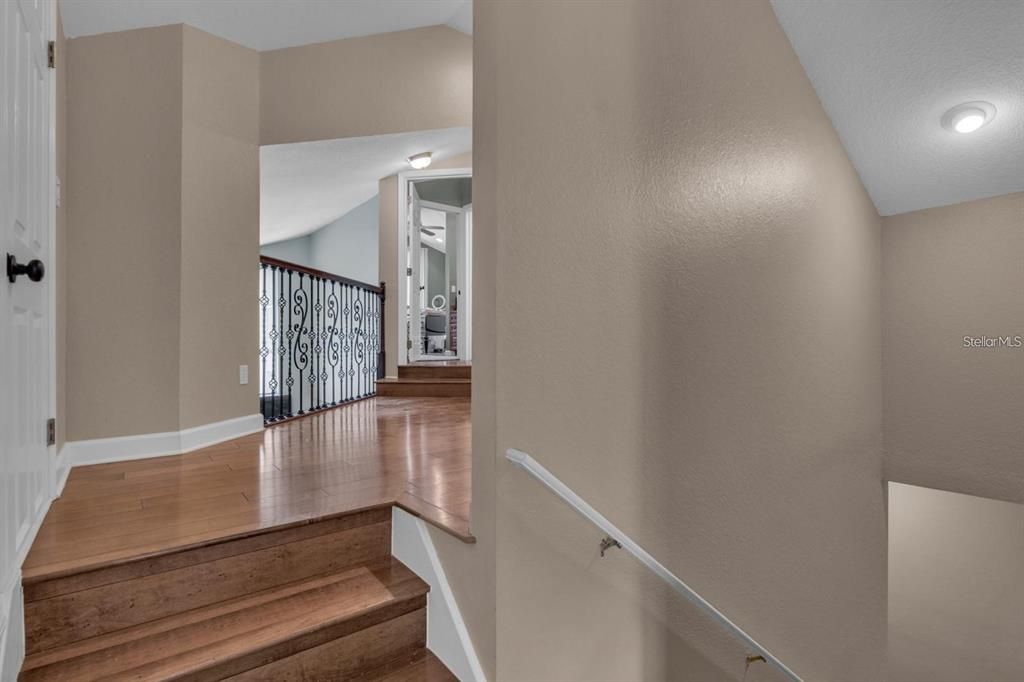 For Sale: $869,000 (5 beds, 4 baths, 4060 Square Feet)
