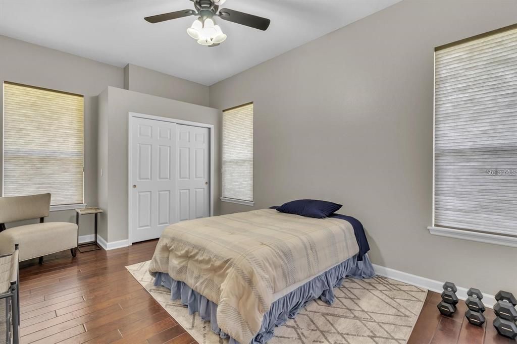 For Sale: $869,000 (5 beds, 4 baths, 4060 Square Feet)