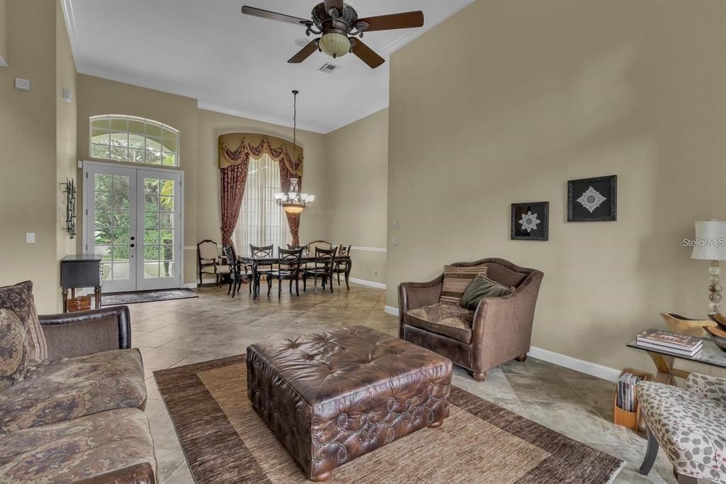 For Sale: $869,000 (5 beds, 4 baths, 4060 Square Feet)