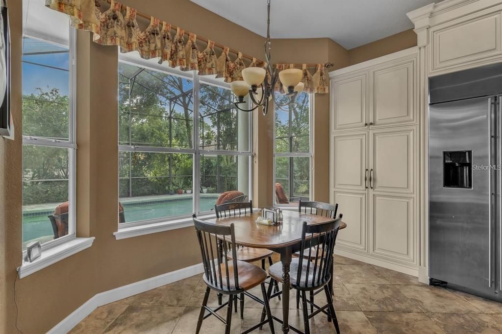 For Sale: $869,000 (5 beds, 4 baths, 4060 Square Feet)