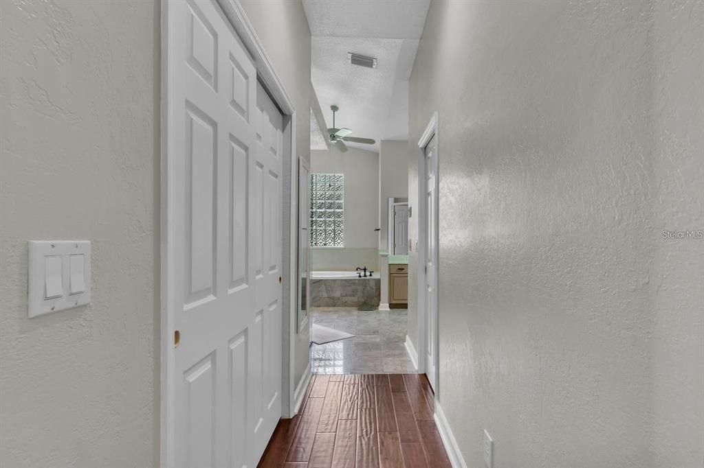For Sale: $869,000 (5 beds, 4 baths, 4060 Square Feet)