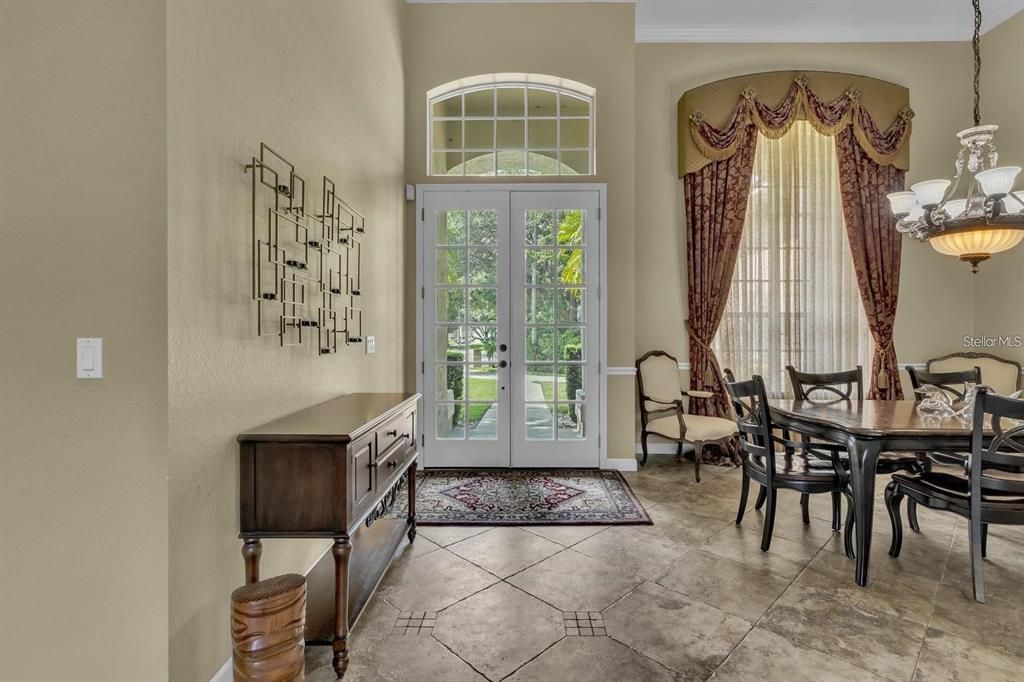 For Sale: $869,000 (5 beds, 4 baths, 4060 Square Feet)
