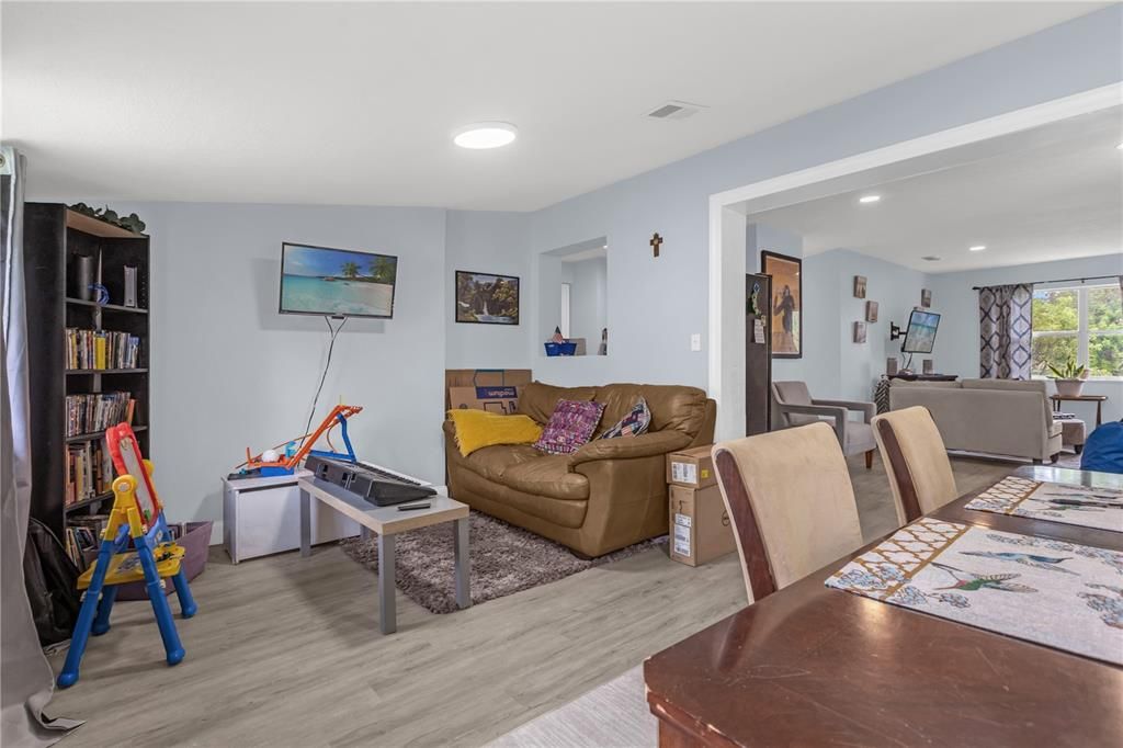 В аренду: $1,800 (3 спален, 2 ванн, 1203 Квадратных фут)
