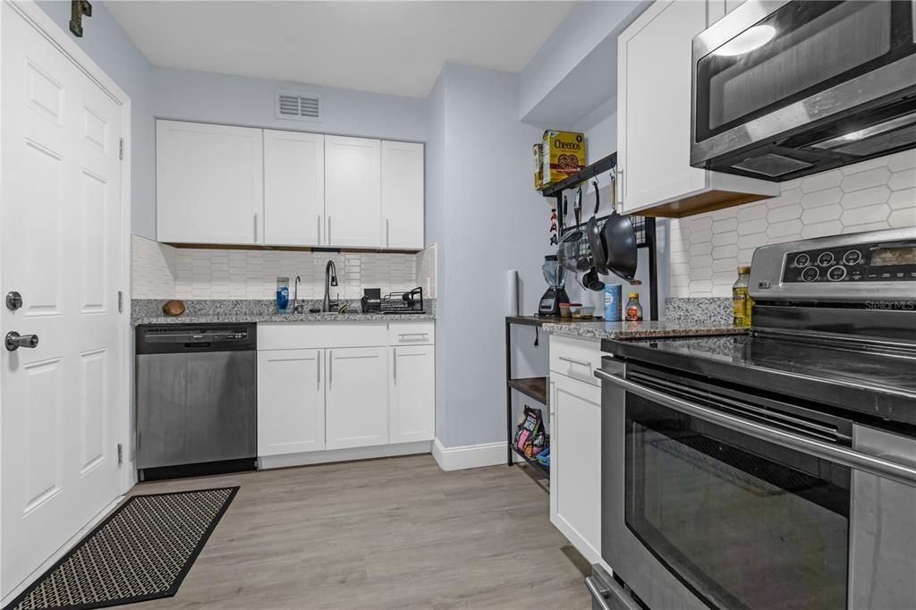 В аренду: $1,800 (3 спален, 2 ванн, 1203 Квадратных фут)