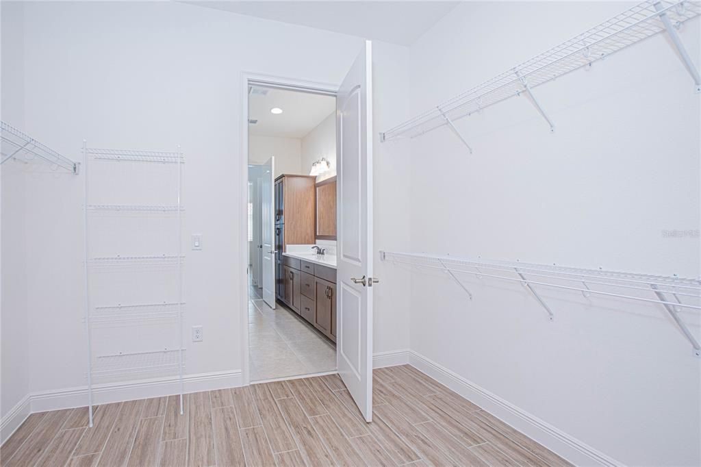 В аренду: $4,950 (5 спален, 4 ванн, 3180 Квадратных фут)