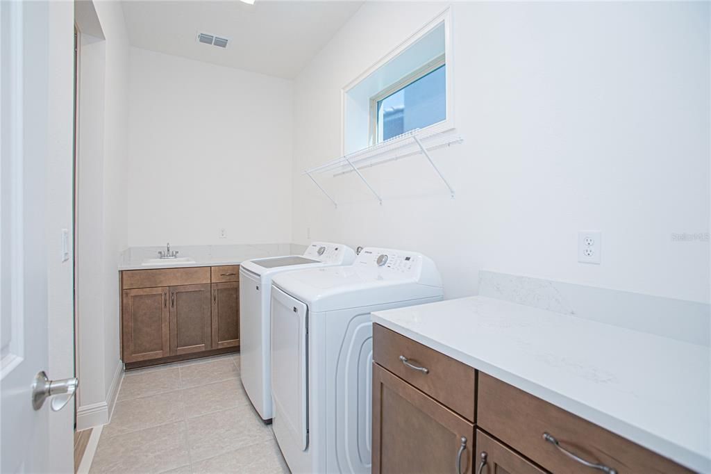 В аренду: $4,950 (5 спален, 4 ванн, 3180 Квадратных фут)