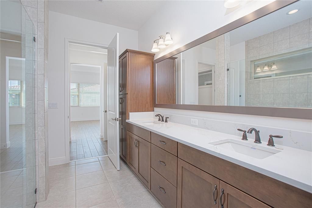 В аренду: $4,950 (5 спален, 4 ванн, 3180 Квадратных фут)