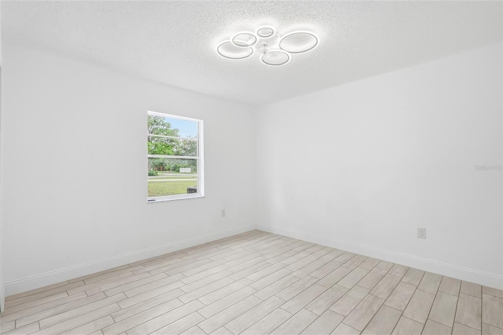 For Sale: $419,900 (3 beds, 2 baths, 1940 Square Feet)