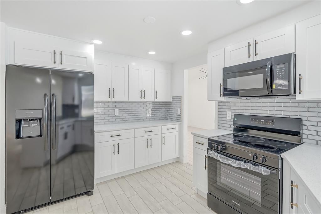 For Sale: $419,900 (3 beds, 2 baths, 1940 Square Feet)
