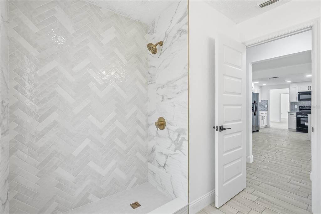 For Sale: $419,900 (3 beds, 2 baths, 1940 Square Feet)