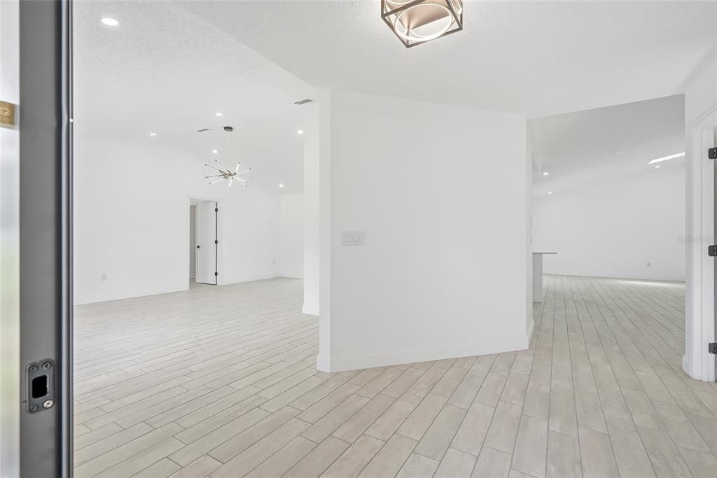 For Sale: $419,900 (3 beds, 2 baths, 1940 Square Feet)