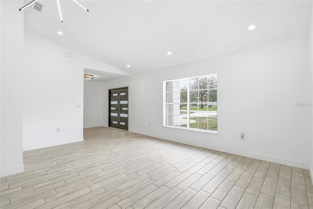 For Sale: $419,900 (3 beds, 2 baths, 1940 Square Feet)