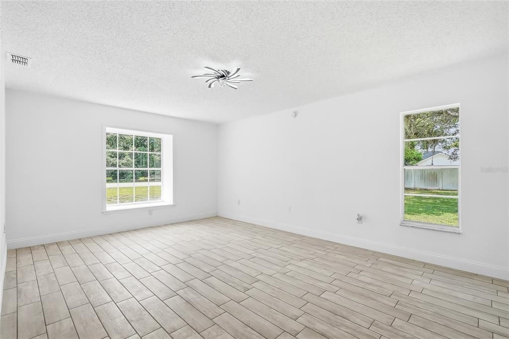 For Sale: $419,900 (3 beds, 2 baths, 1940 Square Feet)
